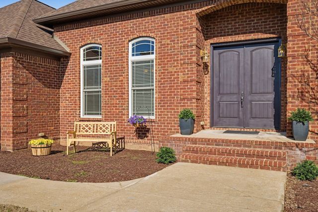 2227 Twin Peaks Ct, Spring Hill, TN 37174