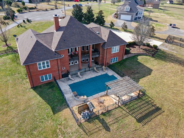 2227 Twin Peaks Ct, Spring Hill, TN 37174