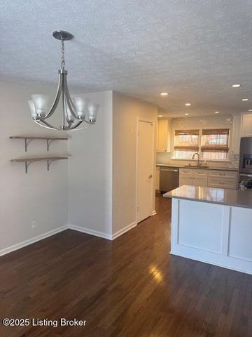 9100 Trentham Ct, Louisville, KY 40242