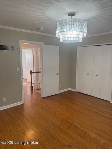 9100 Trentham Ct, Louisville, KY 40242