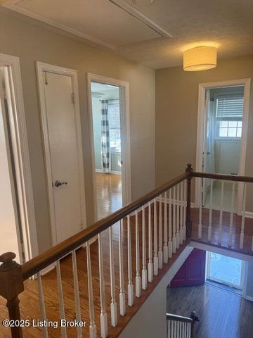 9100 Trentham Ct, Louisville, KY 40242