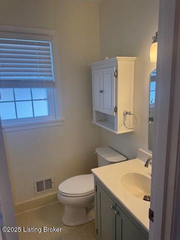 9100 Trentham Ct, Louisville, KY 40242