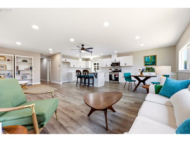 867 Sw LIBERTY BELL Dr, Beaverton, OR 97006