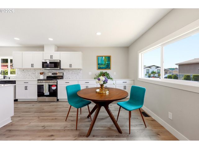 867 Sw LIBERTY BELL Dr, Beaverton, OR 97006