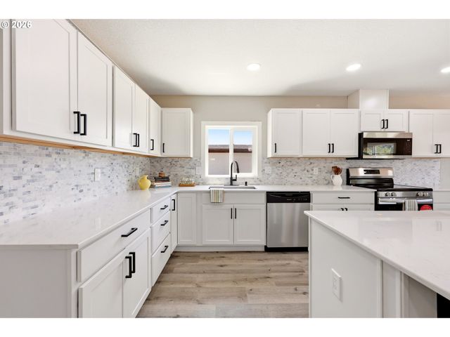 867 Sw LIBERTY BELL Dr, Beaverton, OR 97006
