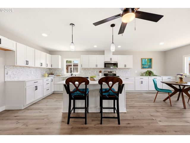 867 Sw LIBERTY BELL Dr, Beaverton, OR 97006