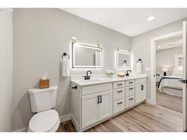 867 Sw LIBERTY BELL Dr, Beaverton, OR 97006
