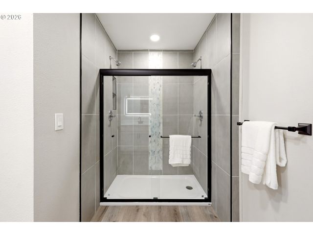 867 Sw LIBERTY BELL Dr, Beaverton, OR 97006