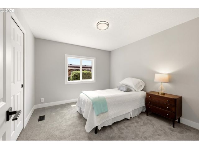867 Sw LIBERTY BELL Dr, Beaverton, OR 97006