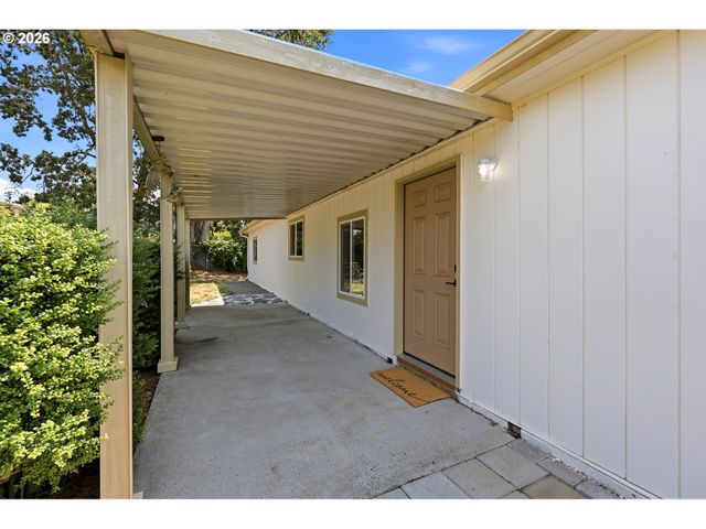 867 Sw LIBERTY BELL Dr, Beaverton, OR 97006