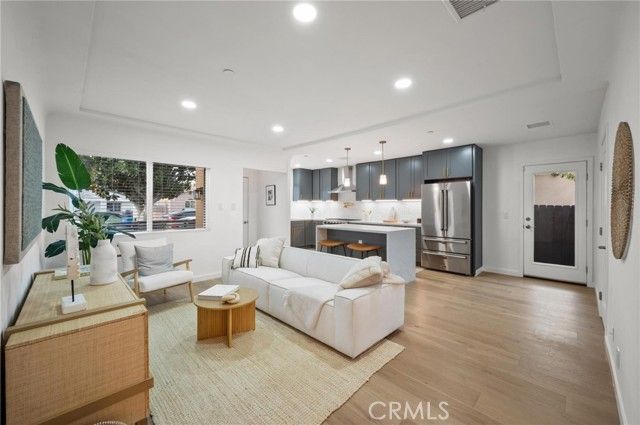 14328 Emelita Street, Sherman Oaks, CA 91401