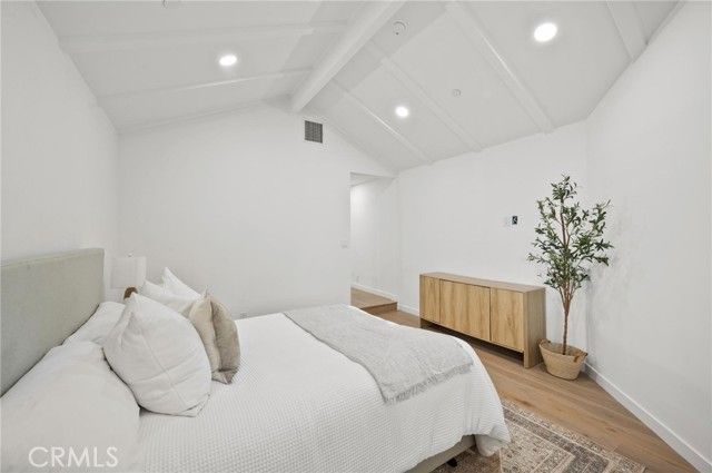 14328 Emelita Street, Sherman Oaks, CA 91401