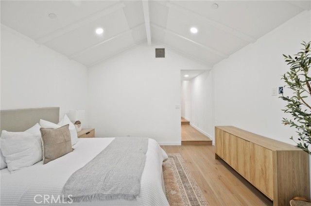 14328 Emelita Street, Sherman Oaks, CA 91401