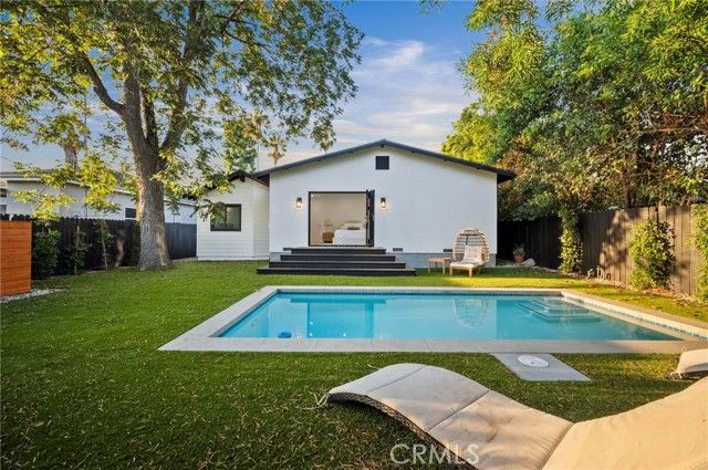 14328 Emelita Street, Sherman Oaks, CA 91401