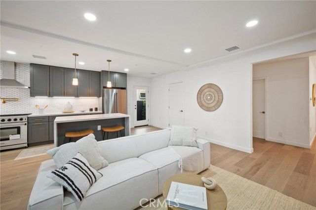 14328 Emelita Street, Sherman Oaks, CA 91401