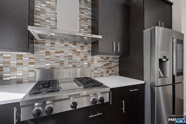 250 Henley Place 210, Weehawken, NJ 07086