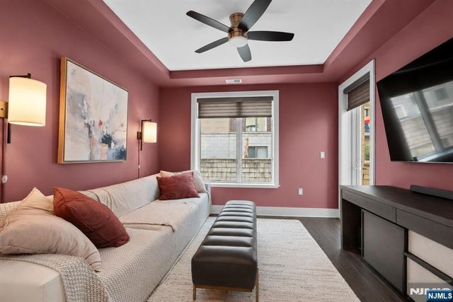 250 Henley Place 210, Weehawken, NJ 07086