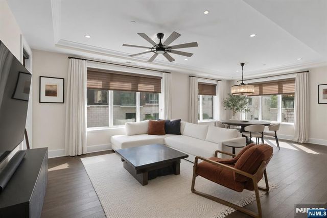 250 Henley Place 210, Weehawken, NJ 07086