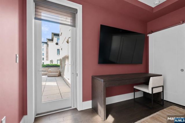 250 Henley Place 210, Weehawken, NJ 07086
