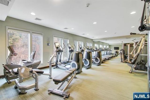 250 Henley Place 210, Weehawken, NJ 07086
