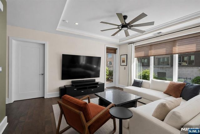 250 Henley Place 210, Weehawken, NJ 07086