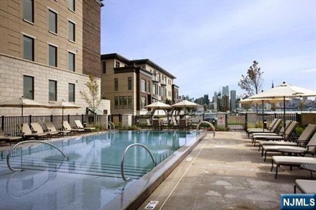250 Henley Place 210, Weehawken, NJ 07086