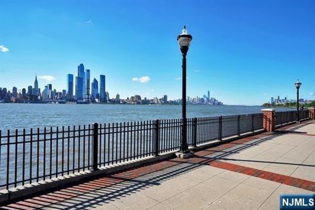 250 Henley Place 210, Weehawken, NJ 07086