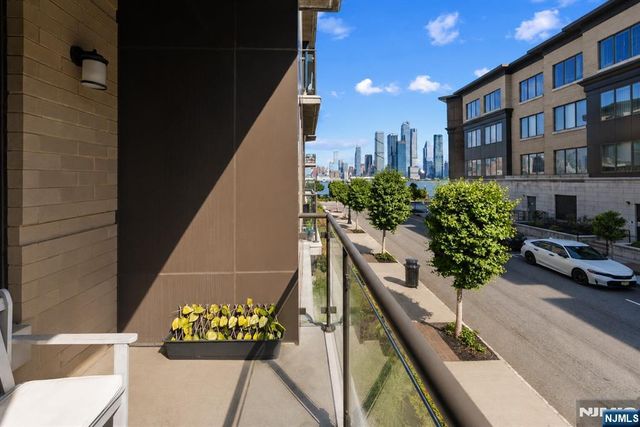 250 Henley Place 210, Weehawken, NJ 07086