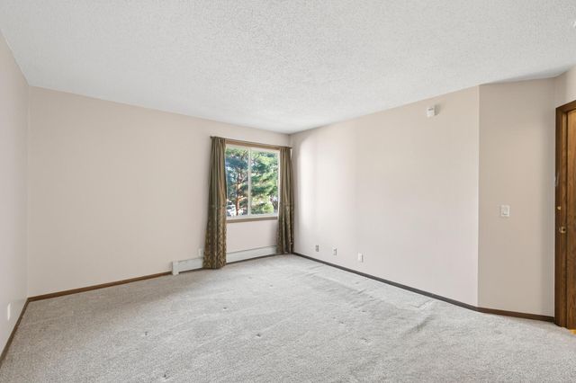 4710 58th Avenue N 202, Crystal, MN 55429