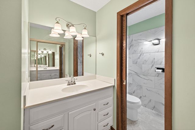 4710 58th Avenue N 202, Crystal, MN 55429