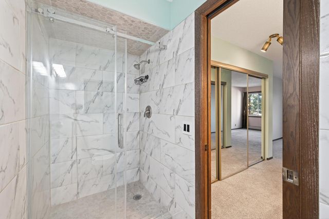 4710 58th Avenue N 202, Crystal, MN 55429