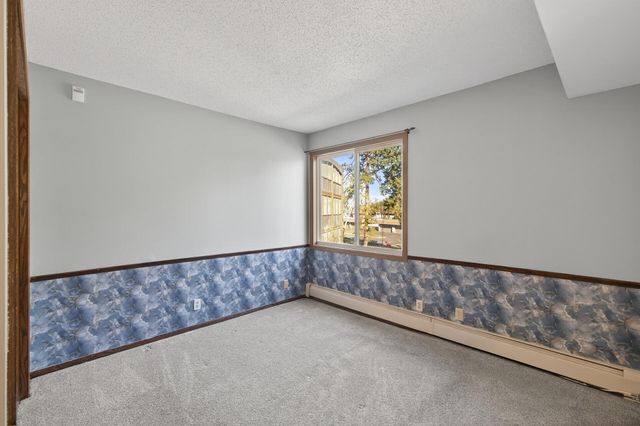 4710 58th Avenue N 202, Crystal, MN 55429