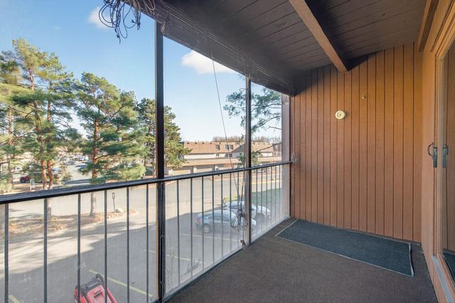 4710 58th Avenue N 202, Crystal, MN 55429