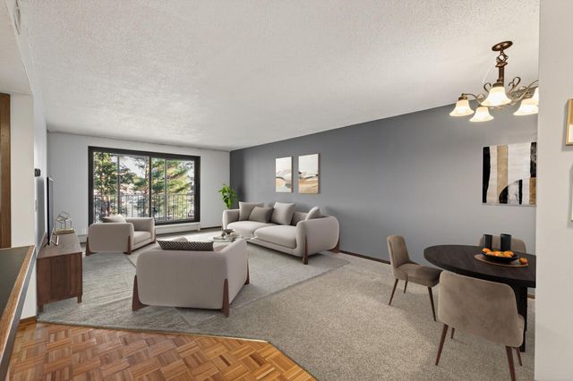 4710 58th Avenue N 202, Crystal, MN 55429