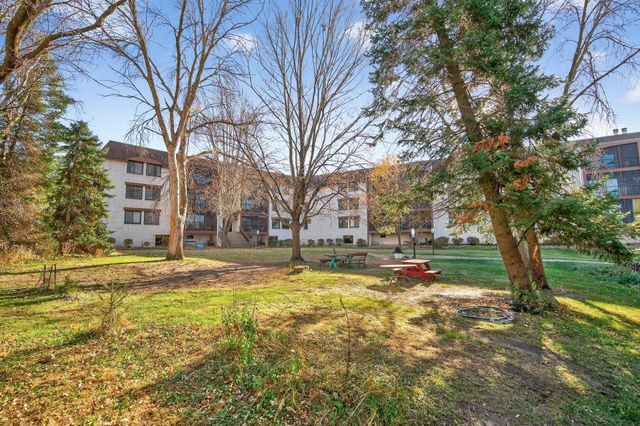 4710 58th Avenue N 202, Crystal, MN 55429