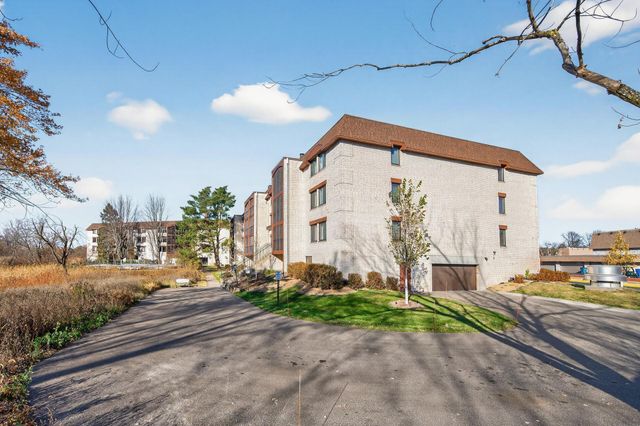 4710 58th Avenue N 202, Crystal, MN 55429