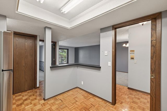 4710 58th Avenue N 202, Crystal, MN 55429