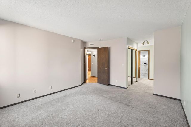 4710 58th Avenue N 202, Crystal, MN 55429