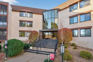 4710 58th Avenue N 202, Crystal, MN 55429