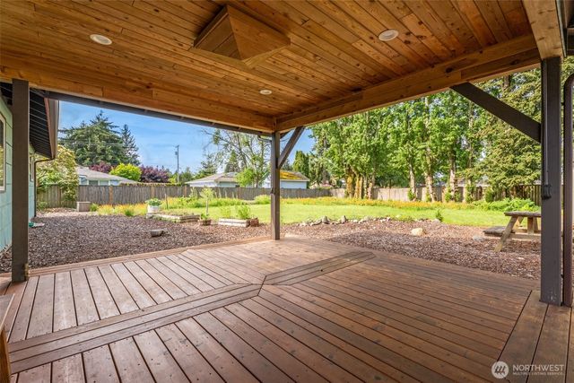 2002 Cascade Place W, University Place, WA 98466