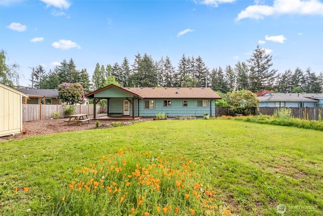 2002 Cascade Place W, University Place, WA 98466
