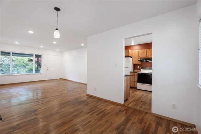 2002 Cascade Place W, University Place, WA 98466