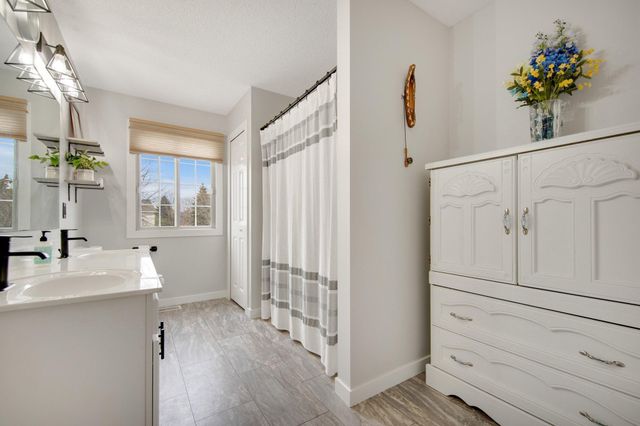 13050 Europa Trail Way N F, Hugo, MN 55038