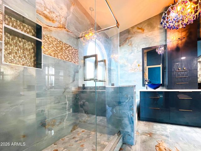 8709 E Gail Road, Scottsdale, AZ 85260