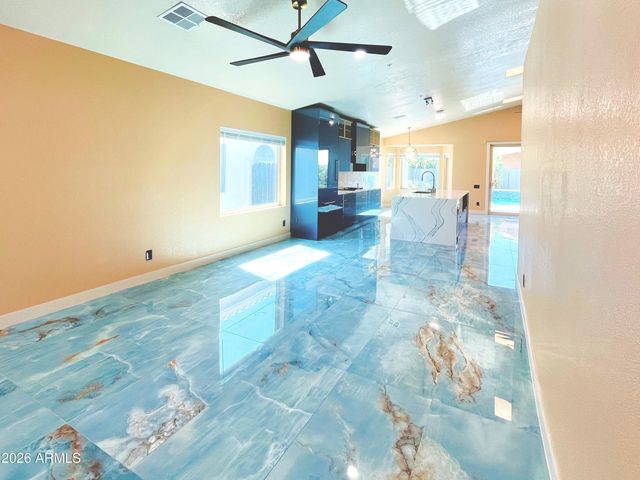 8709 E Gail Road, Scottsdale, AZ 85260