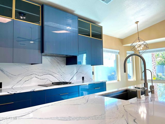 8709 E Gail Road, Scottsdale, AZ 85260