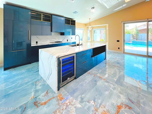 8709 E Gail Road, Scottsdale, AZ 85260