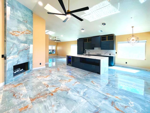 8709 E Gail Road, Scottsdale, AZ 85260