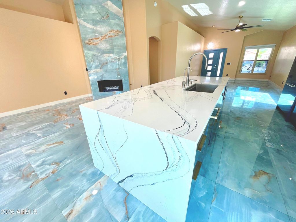 8709 E Gail Road, Scottsdale, AZ 85260