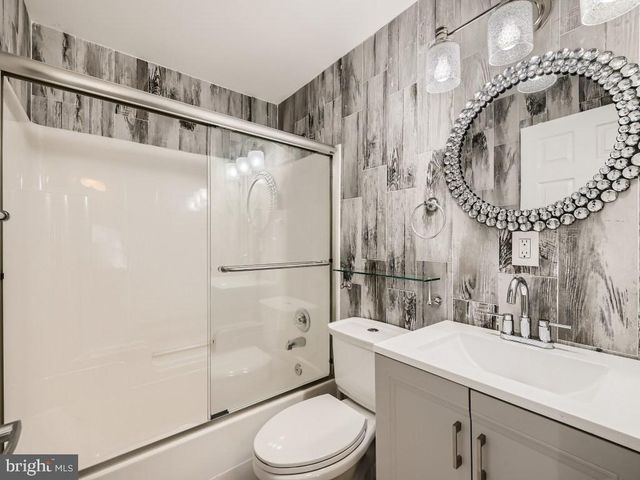 1826 FAIRVIEW AVE, Halethorpe, MD 21227